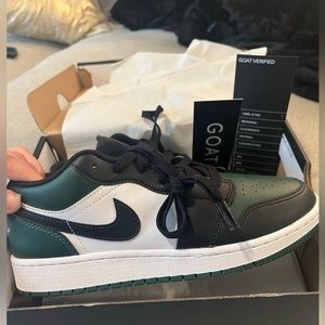 NIKE AIR JORDAN 1 LOW